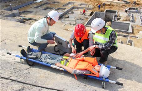 竹爾屯棚戶區(qū)改造工程項目部開展防洪防汛應(yīng)急演習