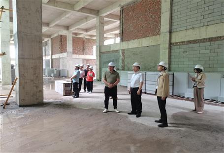 賴海標(biāo)到冶建第三分公司項(xiàng)目開(kāi)展五一節(jié)前檢查