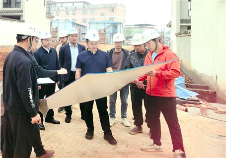 楊毅到冶建設備安裝分公司項目調(diào)研指導